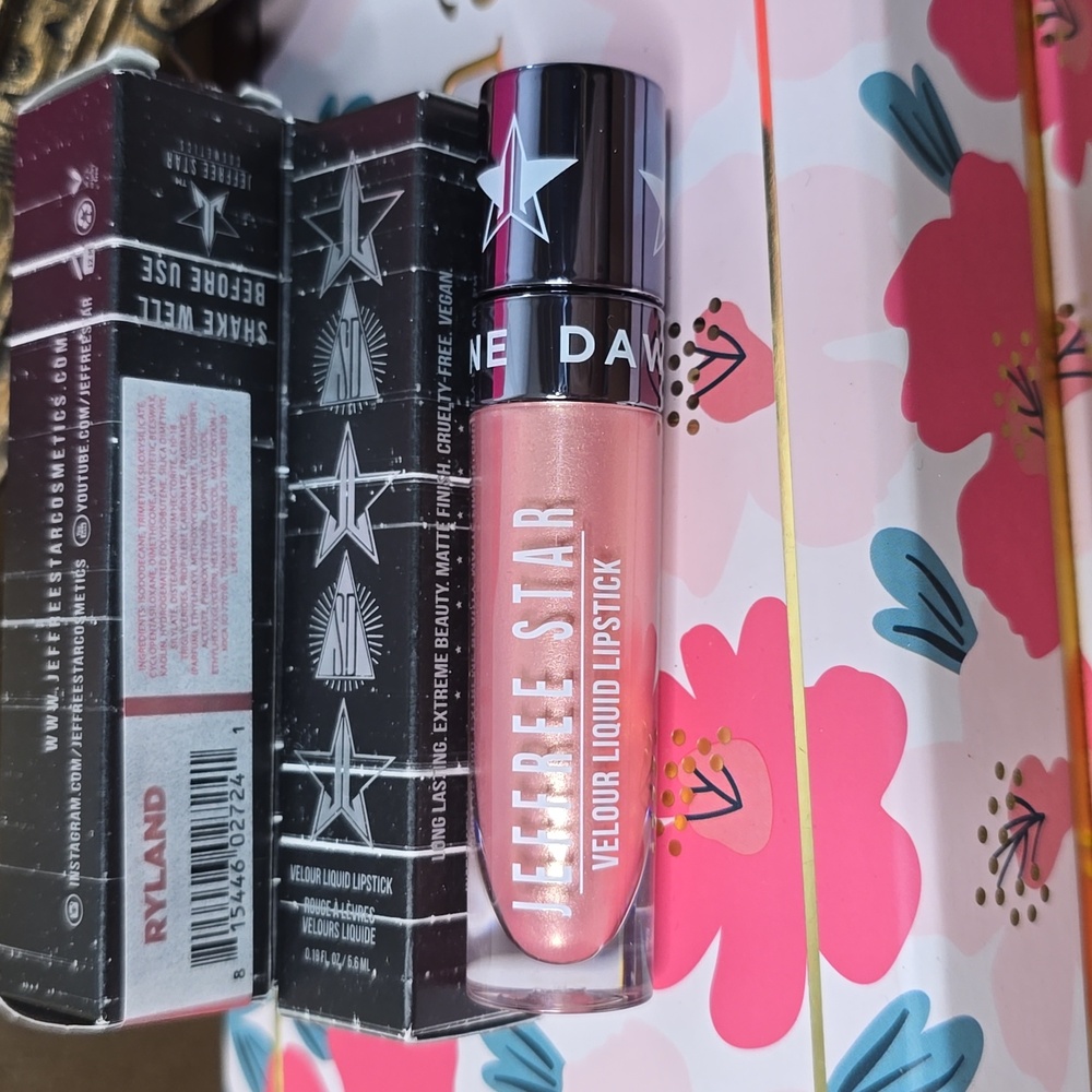 Ryland- velour liquid lipstick - Jeffree Star - Picture 3 of 3